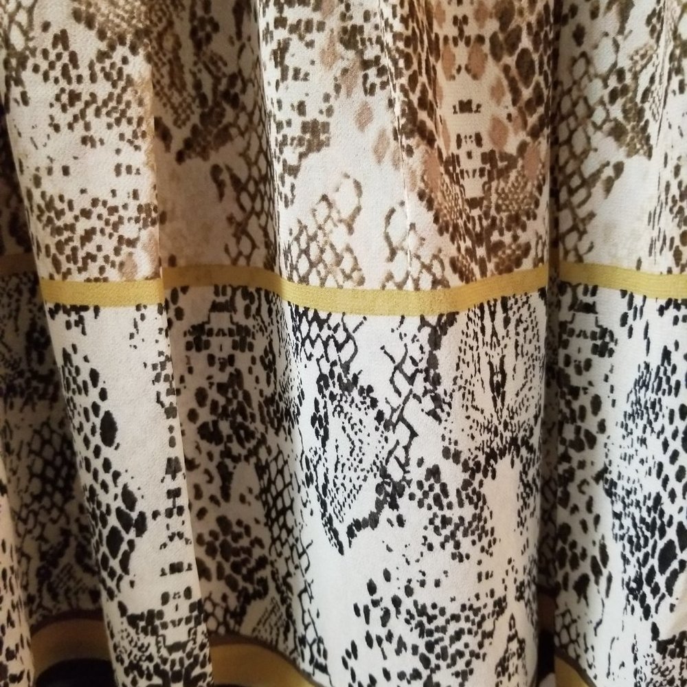 Rushed fit and flair sleeveless animal print tie front top - Picture 4 of 7